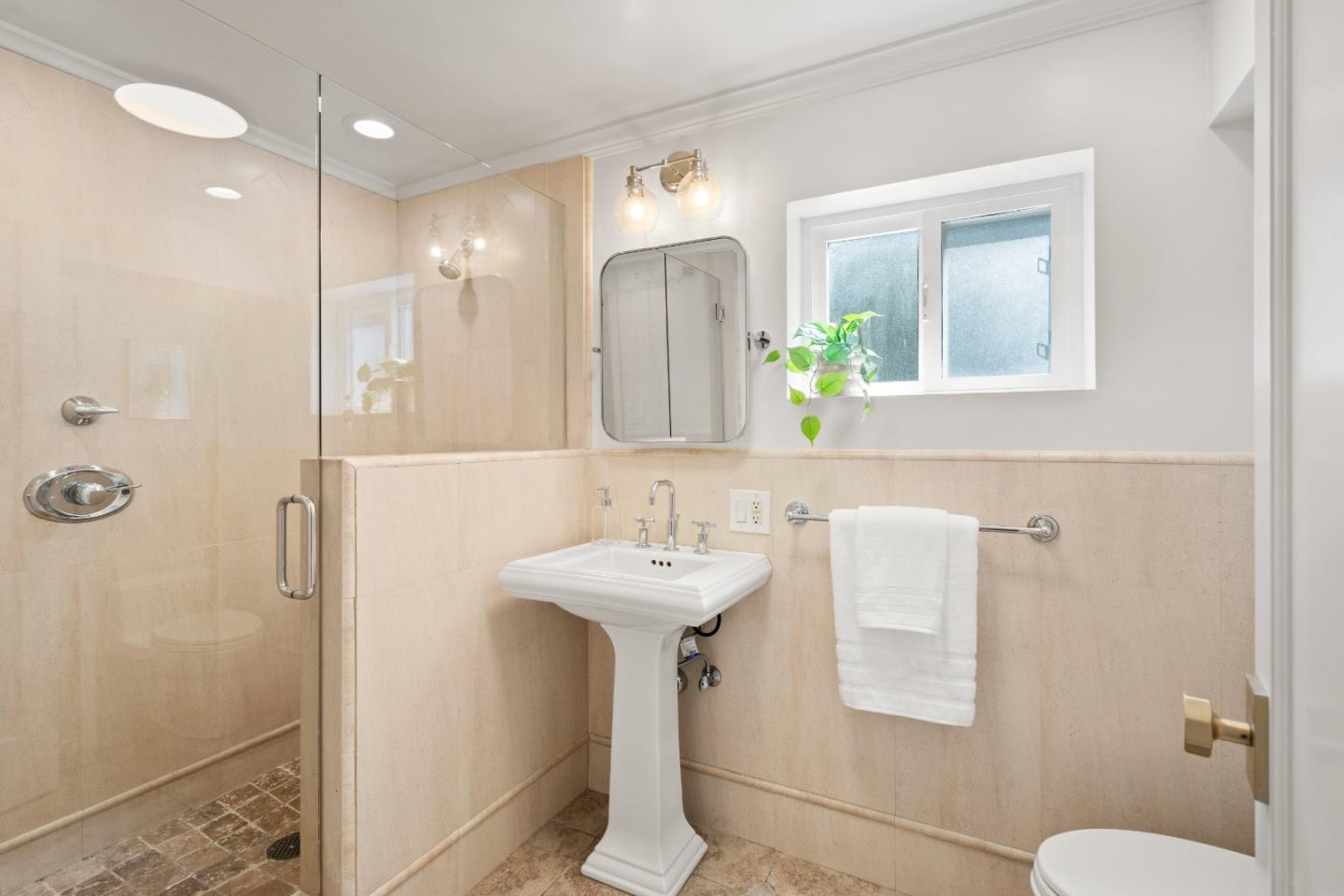 Detail Gallery Image 58 of 88 For 519 Francisco Dr, Burlingame,  CA 94010 - 4 Beds | 3 Baths