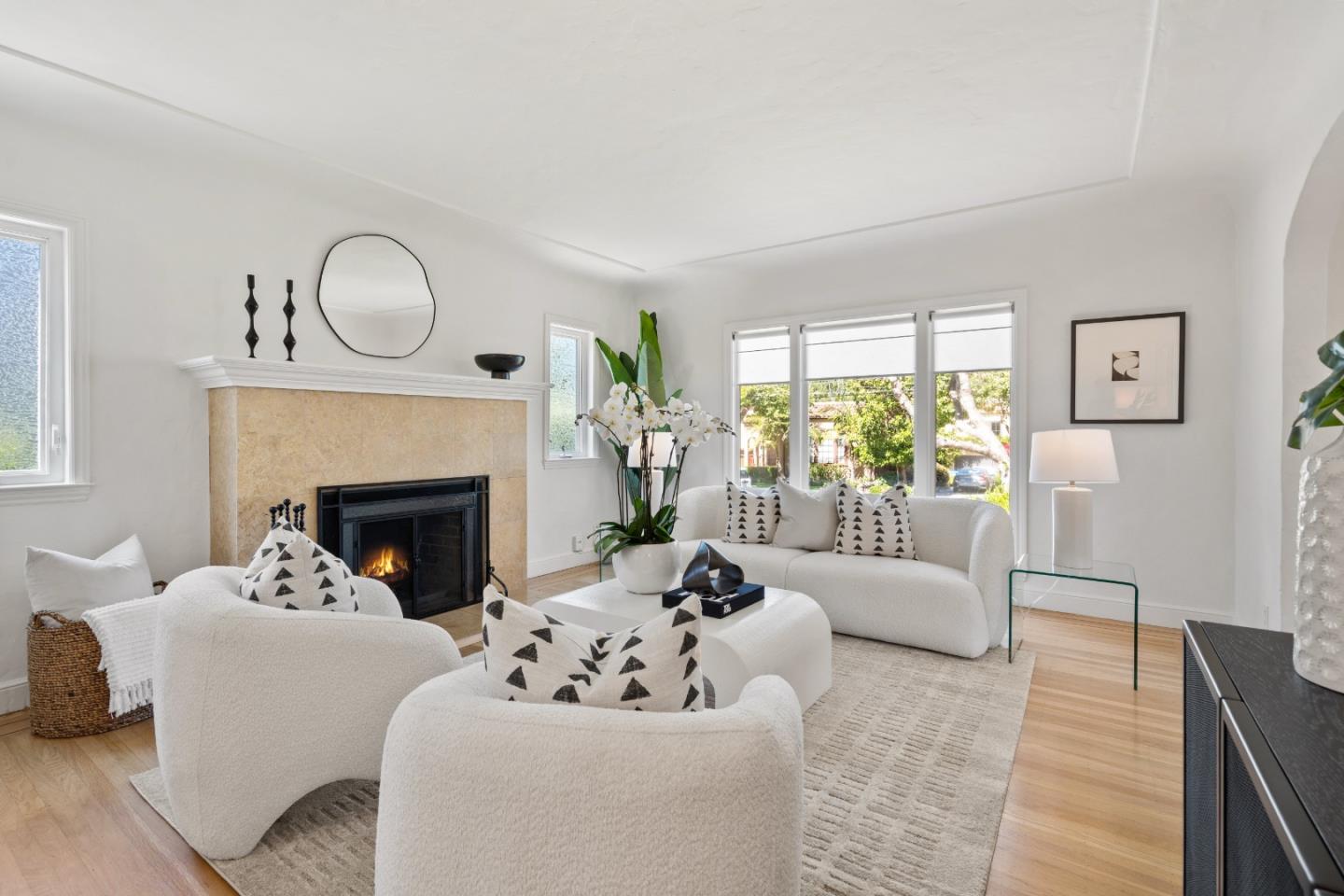 Detail Gallery Image 8 of 88 For 519 Francisco Dr, Burlingame,  CA 94010 - 4 Beds | 3 Baths