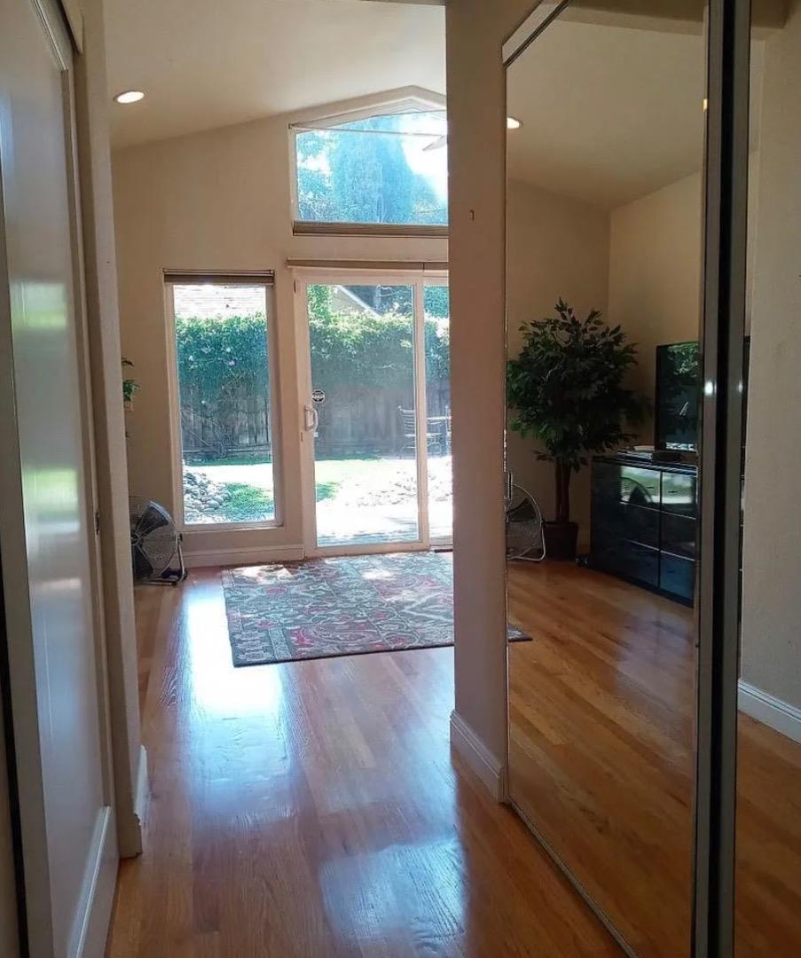 Detail Gallery Image 10 of 23 For 1315 Newport Ave, San Jose,  CA 95125 - 3 Beds | 2/35 Baths