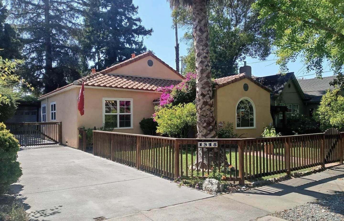 Detail Gallery Image 2 of 23 For 1315 Newport Ave, San Jose,  CA 95125 - 3 Beds | 2/35 Baths