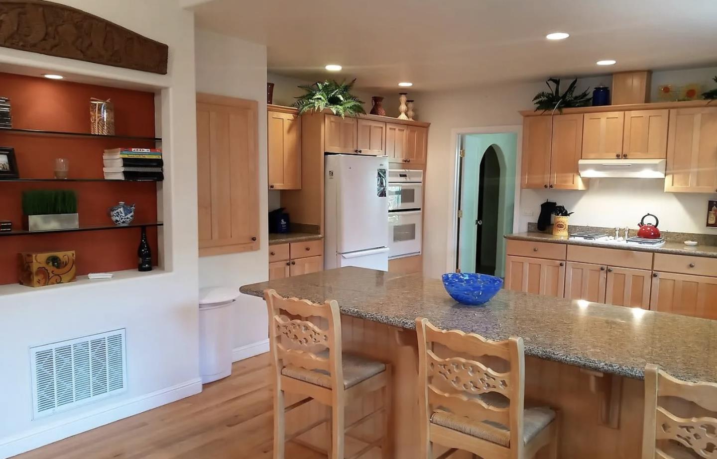 Detail Gallery Image 6 of 23 For 1315 Newport Ave, San Jose,  CA 95125 - 3 Beds | 2/35 Baths