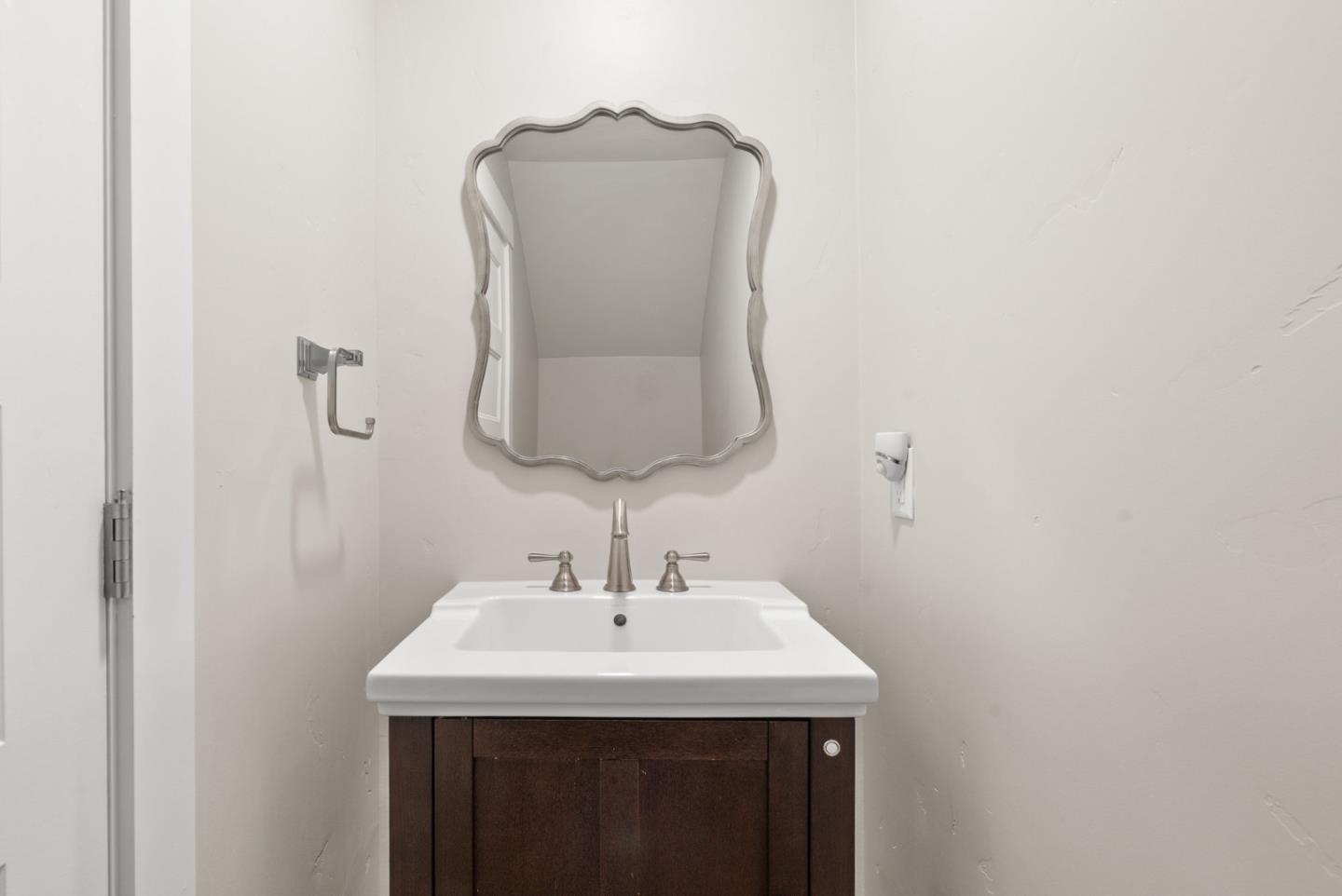Detail Gallery Image 16 of 41 For 454 Granite Way, Aptos,  CA 95003 - 3 Beds | 2/1 Baths