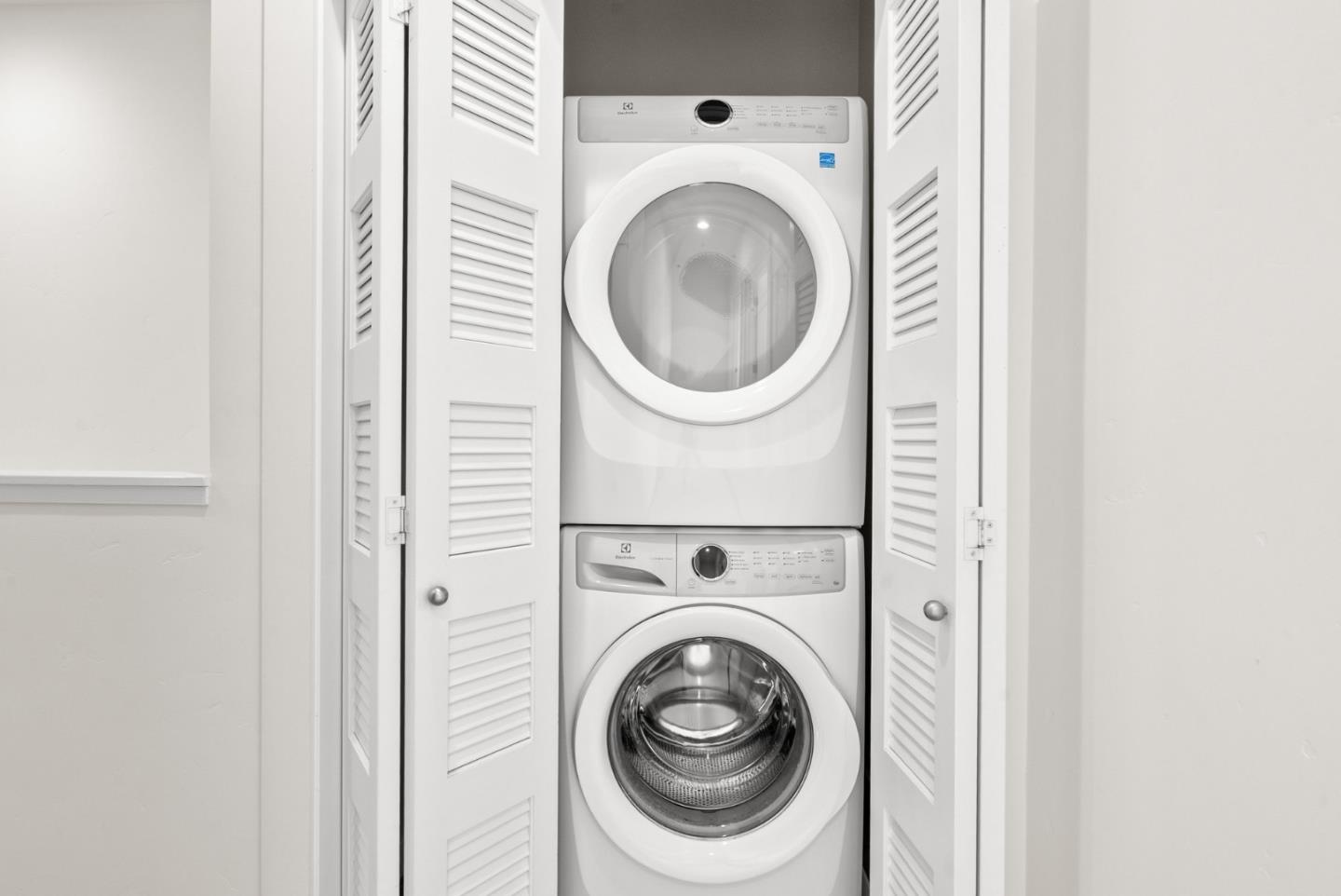 Detail Gallery Image 20 of 41 For 454 Granite Way, Aptos,  CA 95003 - 3 Beds | 2/1 Baths