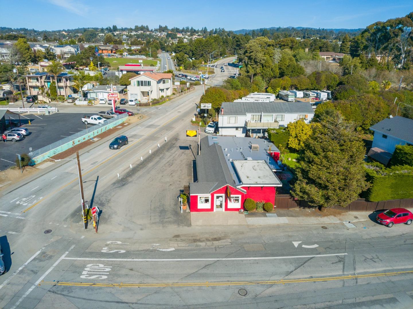 Detail Gallery Image 35 of 41 For 454 Granite Way, Aptos,  CA 95003 - 3 Beds | 2/1 Baths