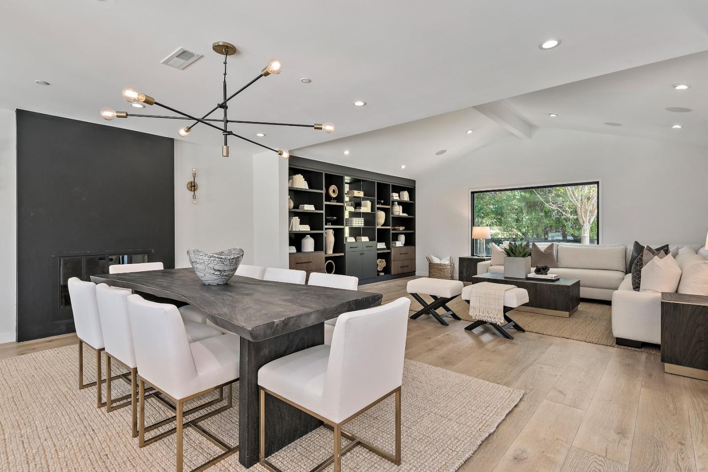 Detail Gallery Image 10 of 29 For 1820 Santa Cruz Ave, Menlo Park,  CA 94025 - 4 Beds | 3 Baths