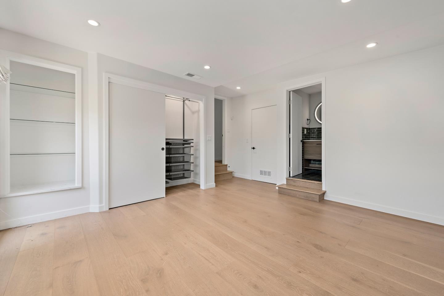 Detail Gallery Image 19 of 29 For 1820 Santa Cruz Ave, Menlo Park,  CA 94025 - 4 Beds | 3 Baths