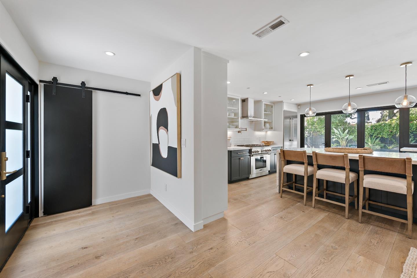 Detail Gallery Image 4 of 29 For 1820 Santa Cruz Ave, Menlo Park,  CA 94025 - 4 Beds | 3 Baths