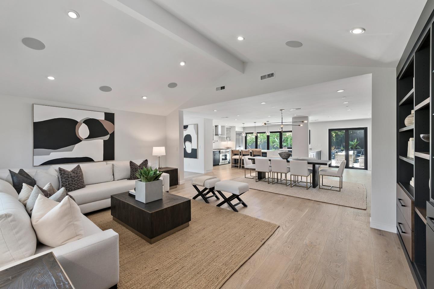 Detail Gallery Image 8 of 29 For 1820 Santa Cruz Ave, Menlo Park,  CA 94025 - 4 Beds | 3 Baths