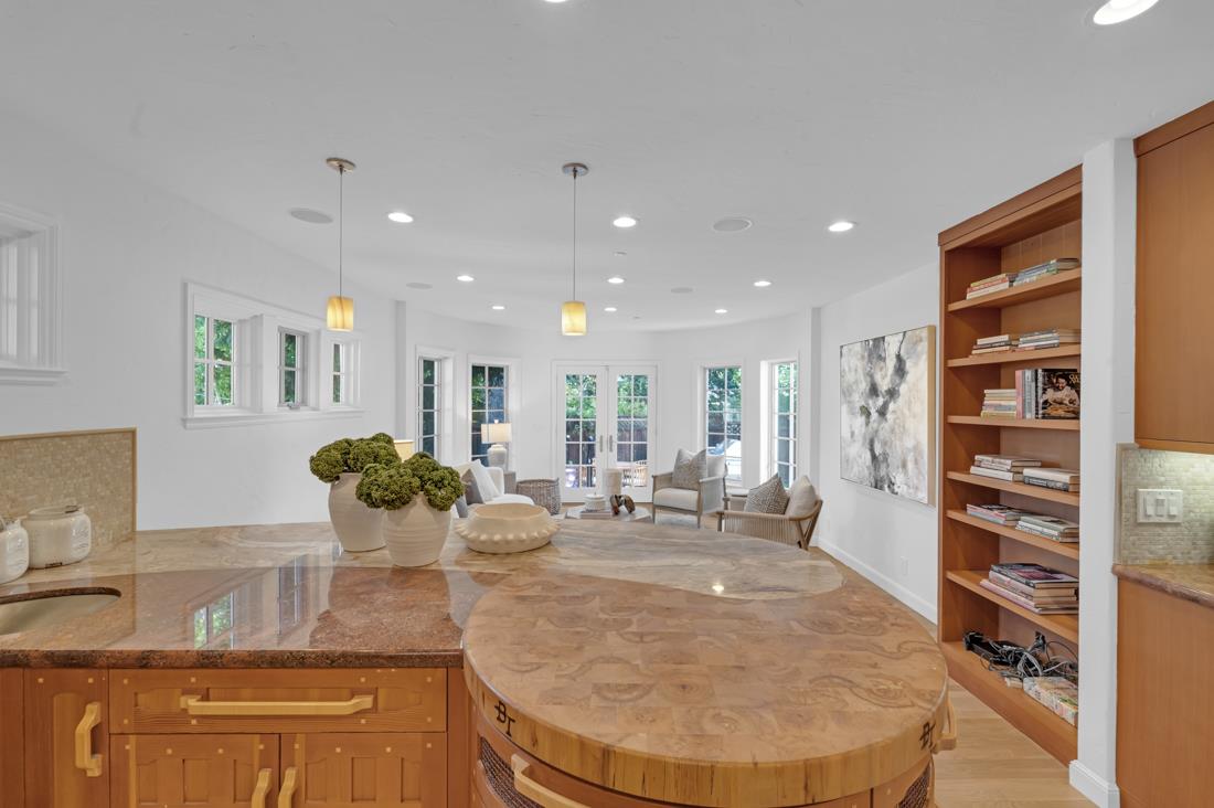 Detail Gallery Image 13 of 46 For 729 Concord Way, Burlingame,  CA 94010 - 3 Beds | 2/1 Baths
