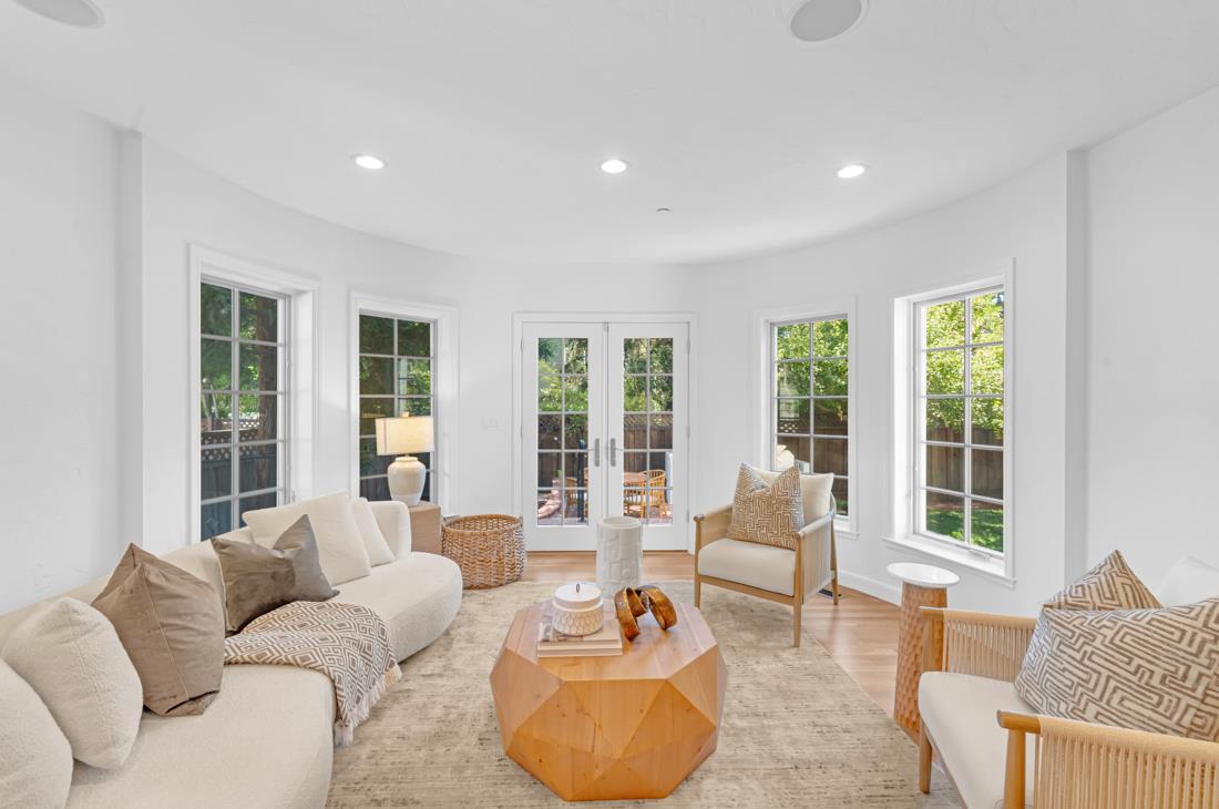 Detail Gallery Image 14 of 46 For 729 Concord Way, Burlingame,  CA 94010 - 3 Beds | 2/1 Baths
