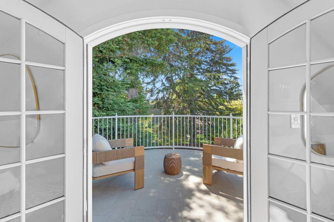 Detail Gallery Image 18 of 46 For 729 Concord Way, Burlingame,  CA 94010 - 3 Beds | 2/1 Baths