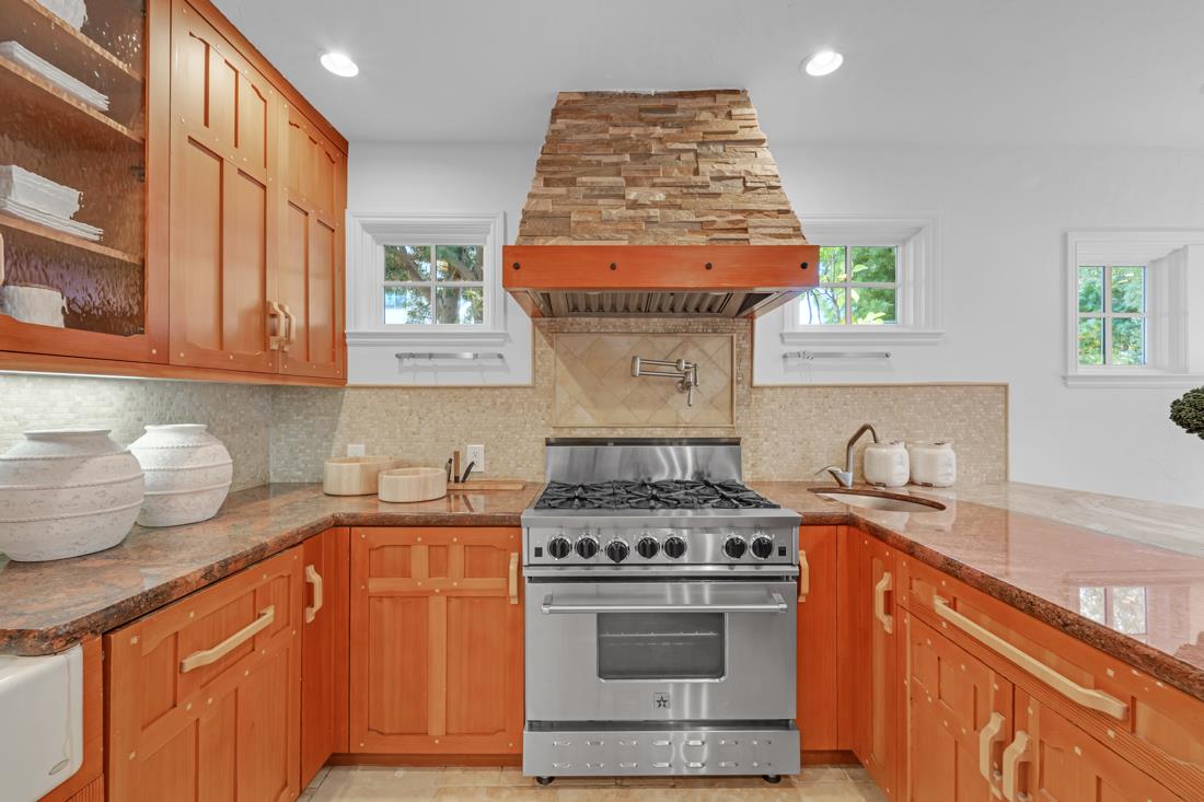 Detail Gallery Image 9 of 46 For 729 Concord Way, Burlingame,  CA 94010 - 3 Beds | 2/1 Baths