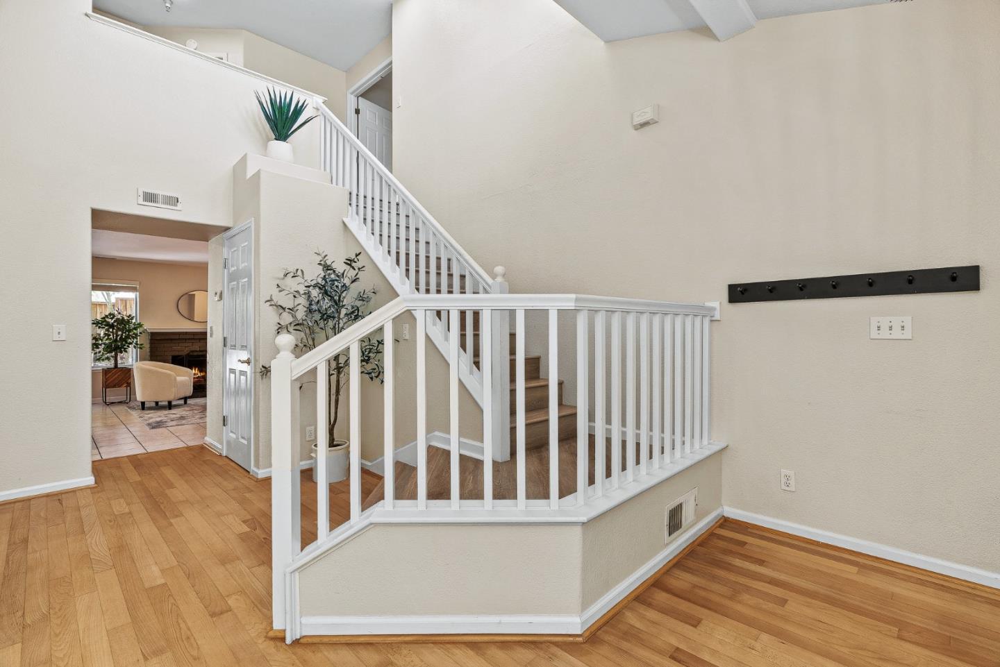 Detail Gallery Image 14 of 56 For 101 Elzer Dr, Scotts Valley,  CA 95066 - 4 Beds | 3 Baths