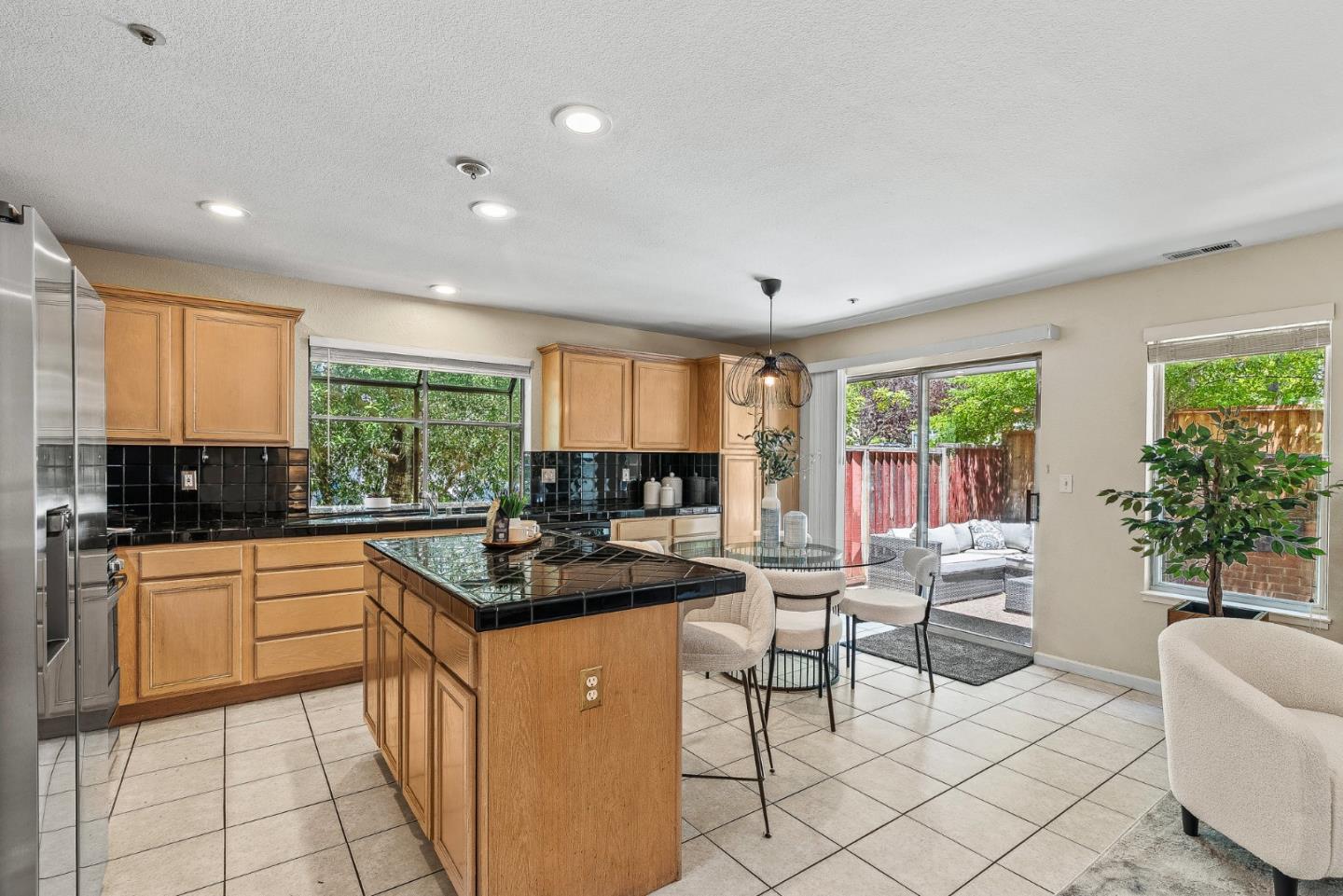 Detail Gallery Image 16 of 56 For 101 Elzer Dr, Scotts Valley,  CA 95066 - 4 Beds | 3 Baths