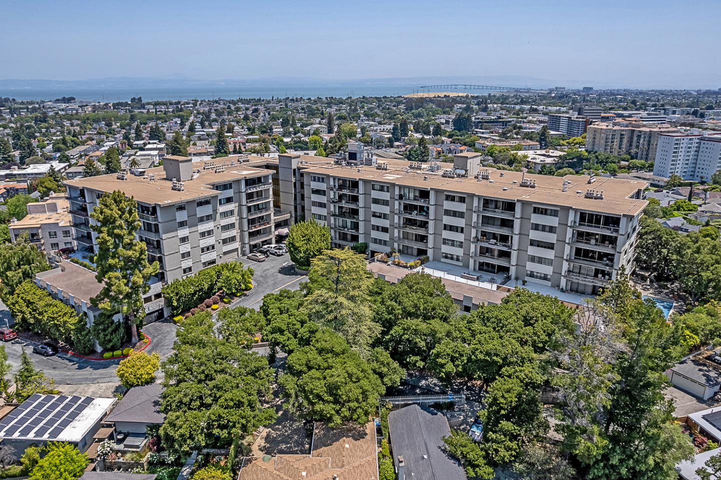 Detail Gallery Image 2 of 38 For 50 Mounds Rd #109,  San Mateo,  CA 94402 - 2 Beds | 2 Baths