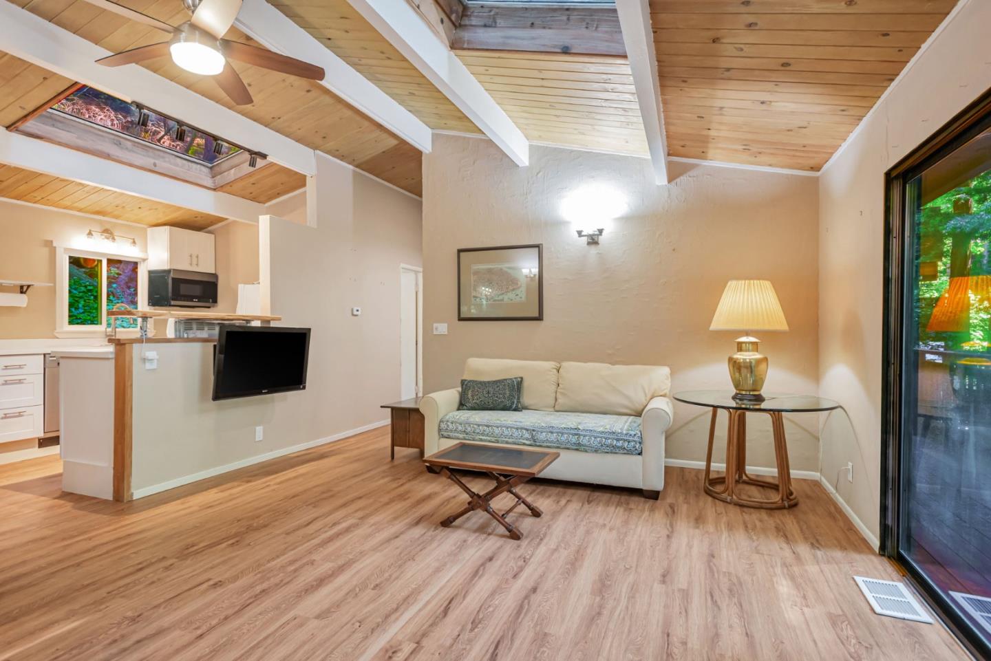 Detail Gallery Image 6 of 29 For 364 Redwood Ave, Pescadero,  CA 94060 - 2 Beds | 1 Baths