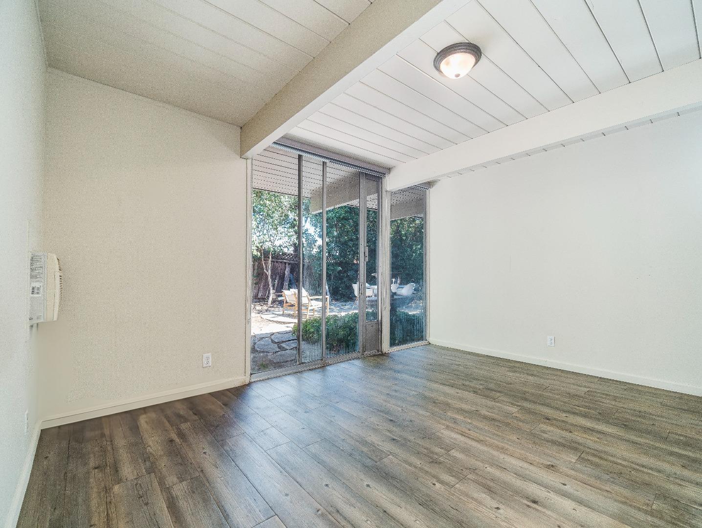 Detail Gallery Image 14 of 23 For 1617 Fairwood Ave, San Jose,  CA 95125 - 4 Beds | 2 Baths