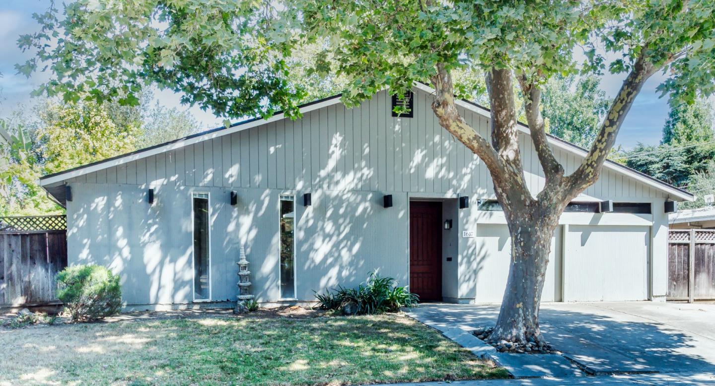 Detail Gallery Image 2 of 23 For 1617 Fairwood Ave, San Jose,  CA 95125 - 4 Beds | 2 Baths