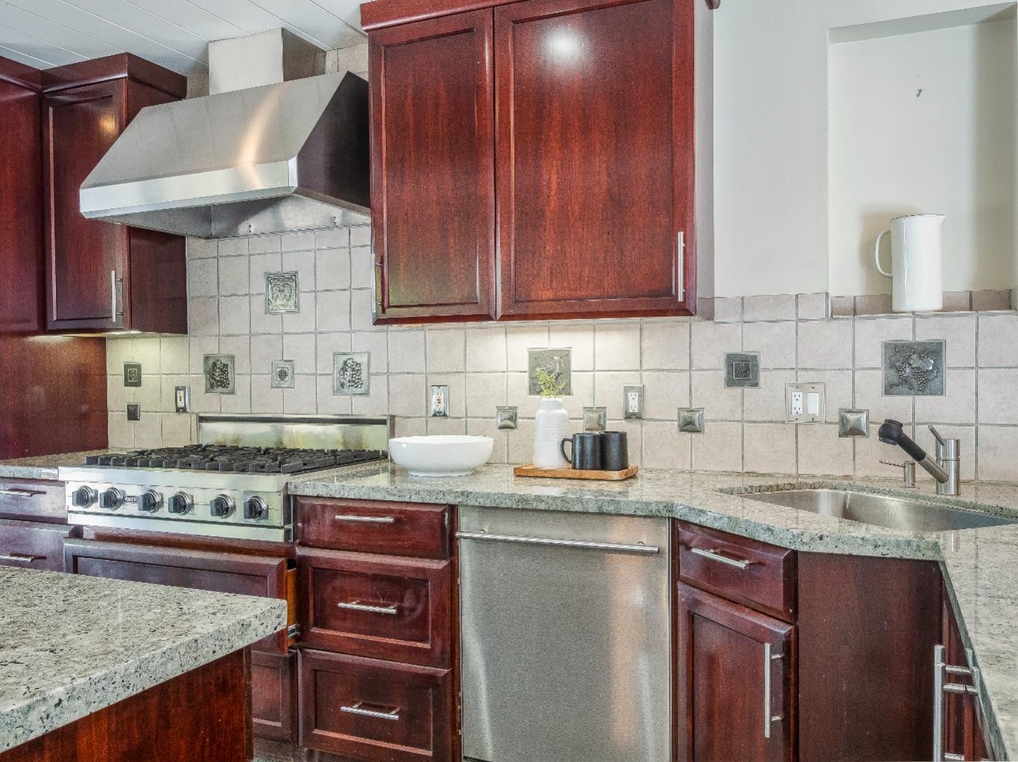 Detail Gallery Image 5 of 23 For 1617 Fairwood Ave, San Jose,  CA 95125 - 4 Beds | 2 Baths