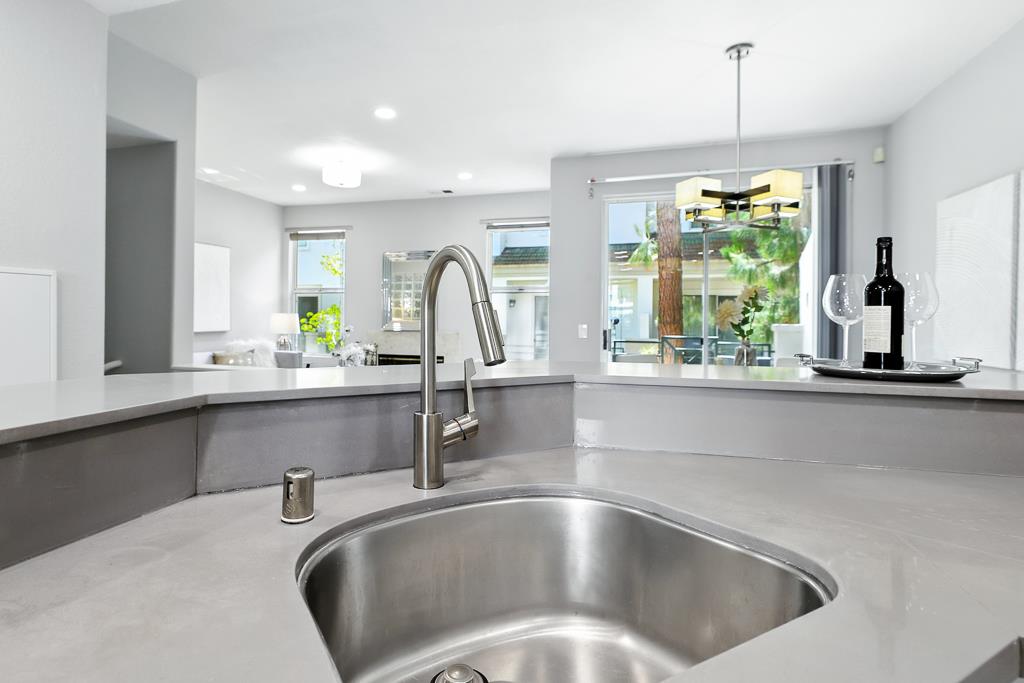 Detail Gallery Image 16 of 43 For 420 Milan Dr #106,  San Jose,  CA 95134 - 2 Beds | 2/1 Baths