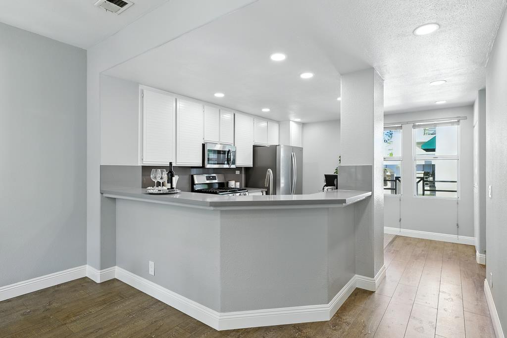 Detail Gallery Image 20 of 43 For 420 Milan Dr #106,  San Jose,  CA 95134 - 2 Beds | 2/1 Baths