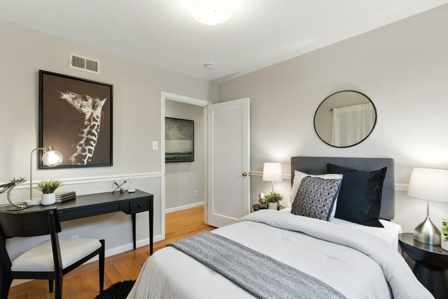 Detail Gallery Image 15 of 30 For 155 Oakview Dr, San Carlos,  CA 94070 - 4 Beds | 2 Baths