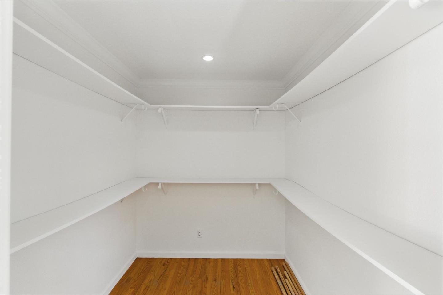 Detail Gallery Image 23 of 30 For 155 Oakview Dr, San Carlos,  CA 94070 - 4 Beds | 2 Baths