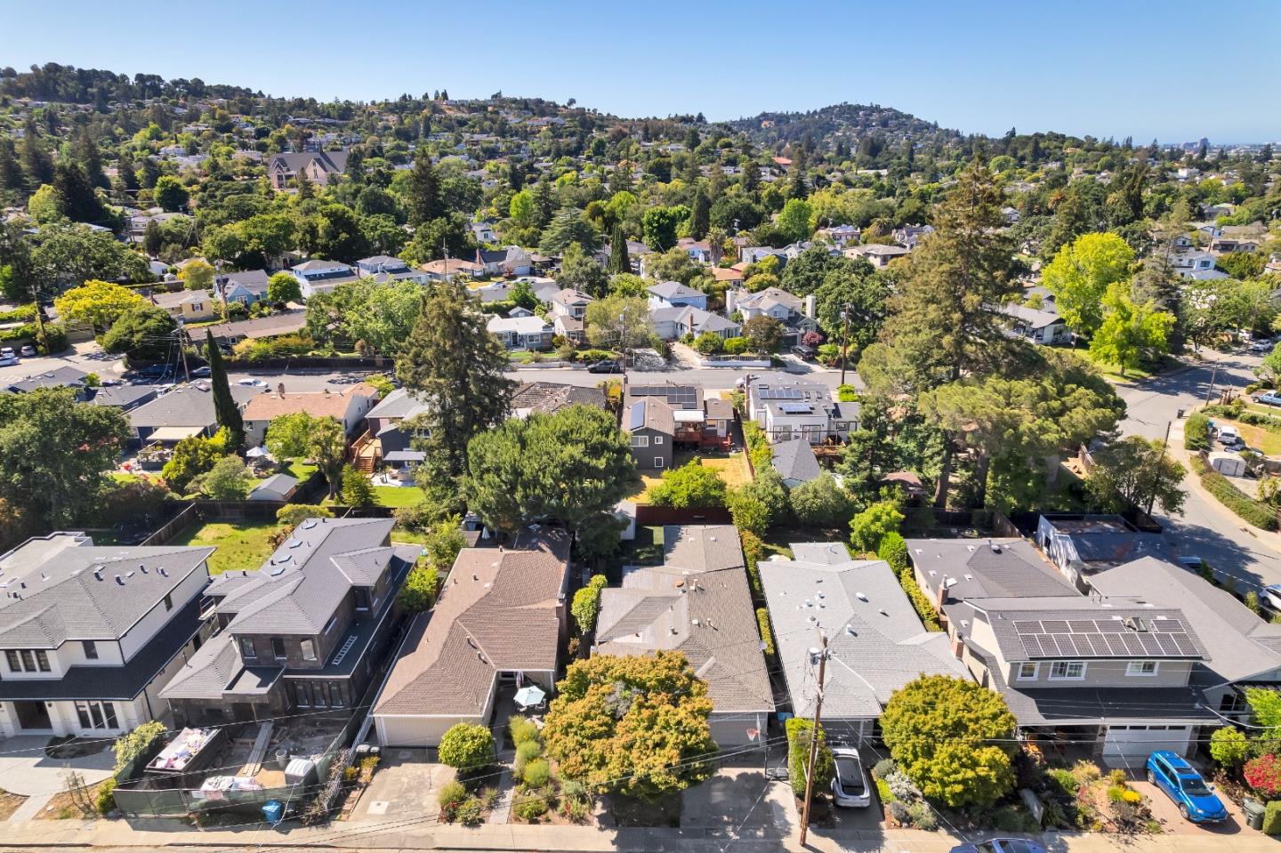 Detail Gallery Image 28 of 30 For 155 Oakview Dr, San Carlos,  CA 94070 - 4 Beds | 2 Baths