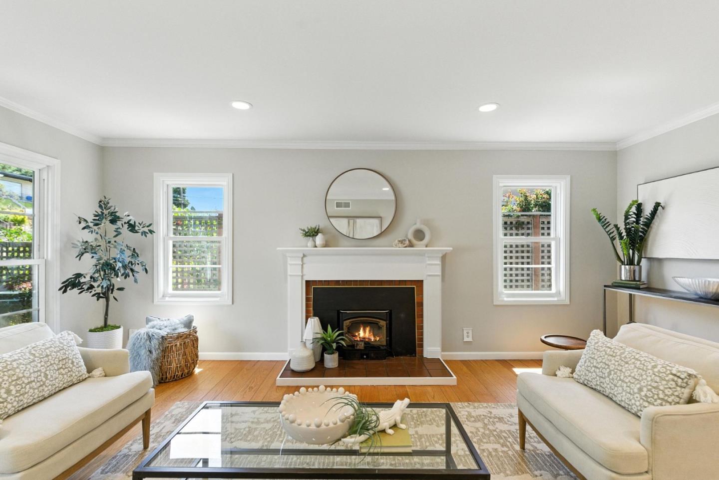 Detail Gallery Image 6 of 30 For 155 Oakview Dr, San Carlos,  CA 94070 - 4 Beds | 2 Baths