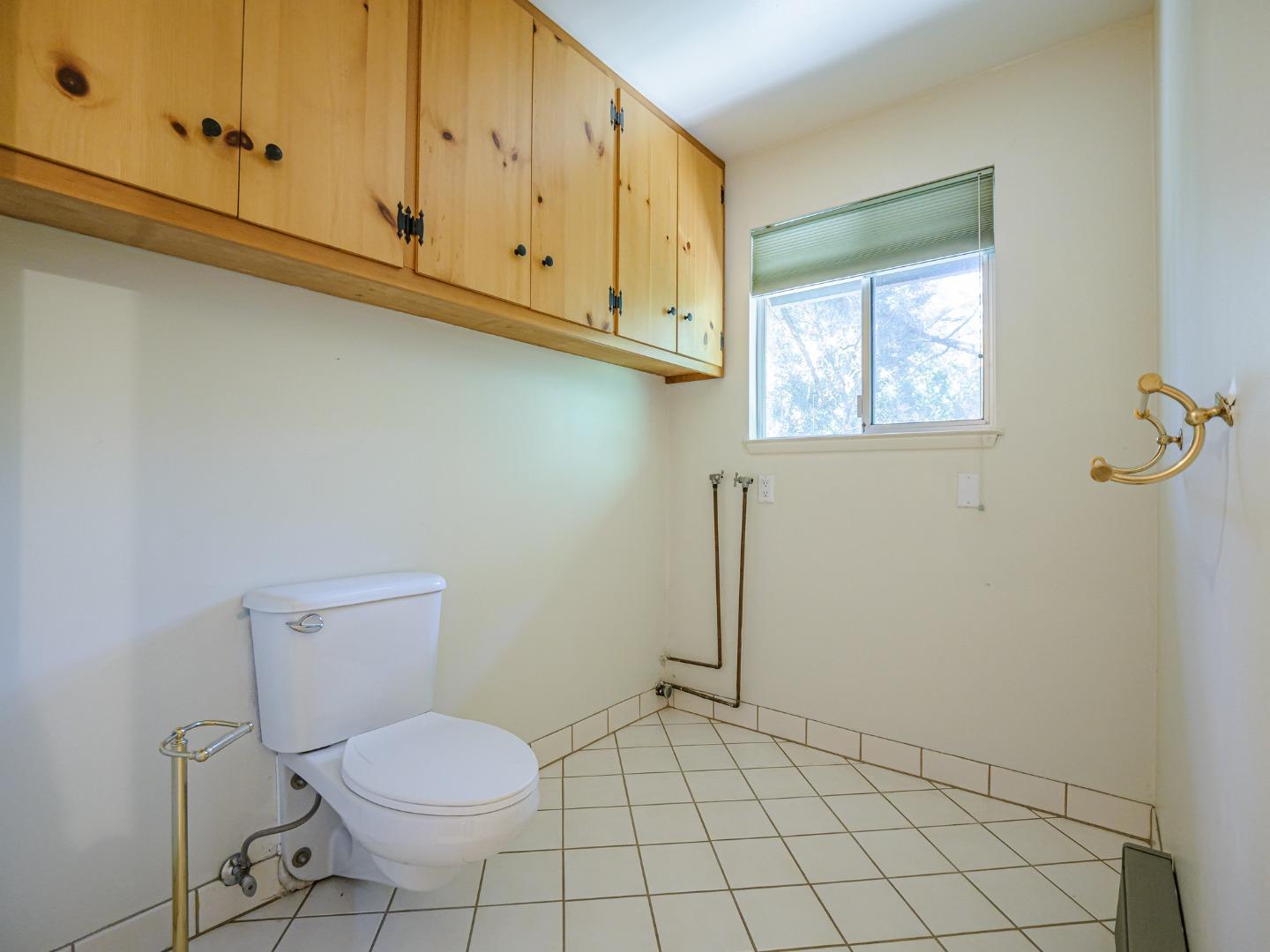 Detail Gallery Image 25 of 62 For 298 Vine Hill Rd, Santa Cruz,  CA 95065 - 4 Beds | 2 Baths