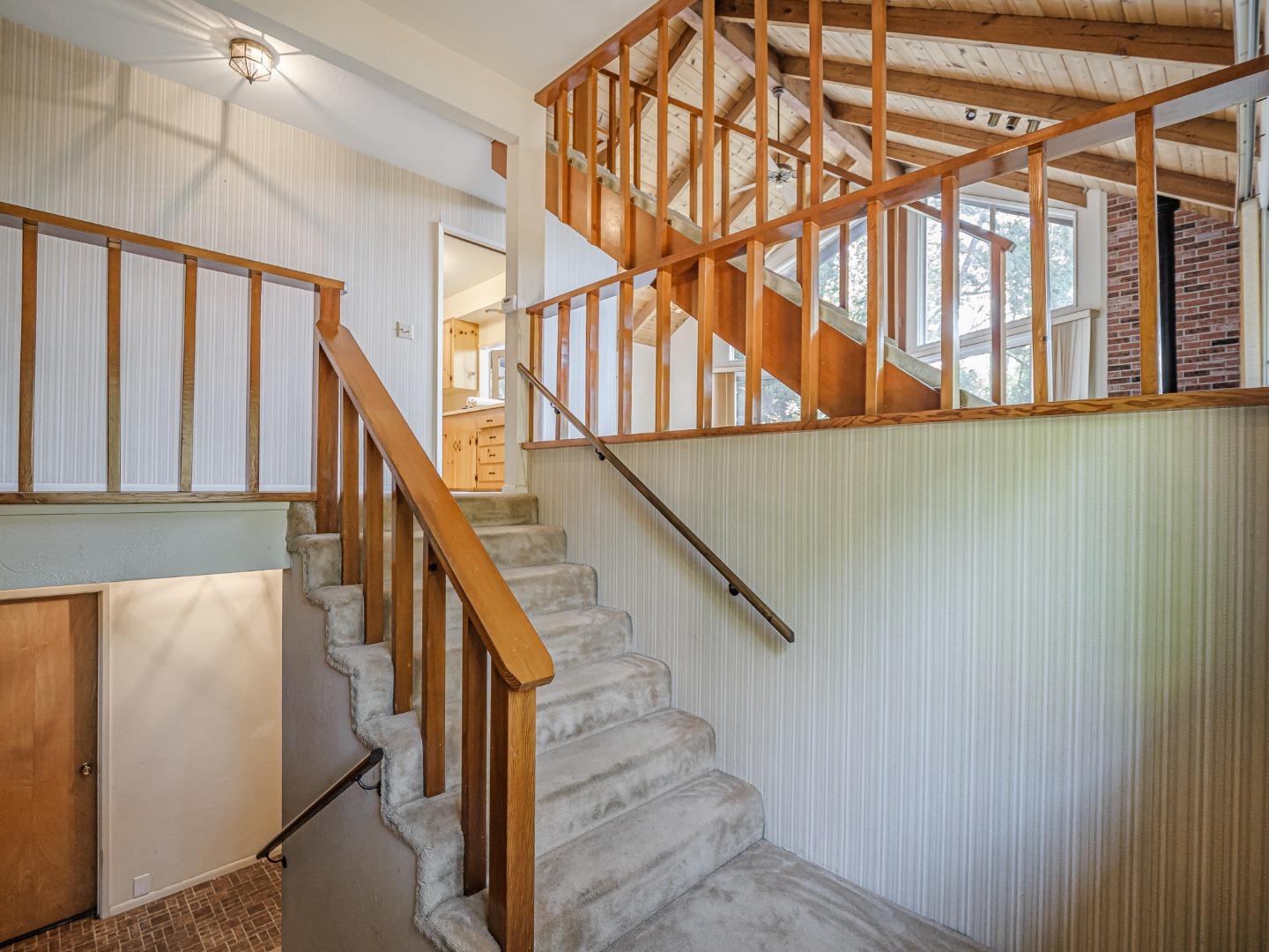 Detail Gallery Image 4 of 62 For 298 Vine Hill Rd, Santa Cruz,  CA 95065 - 4 Beds | 2 Baths