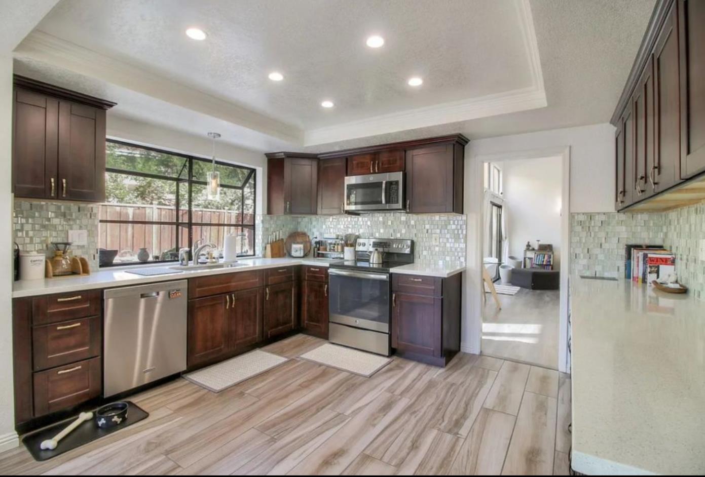Detail Gallery Image 2 of 8 For 1029 Foothill Dr, San Jose,  CA 95123 - 4 Beds | 2/1 Baths