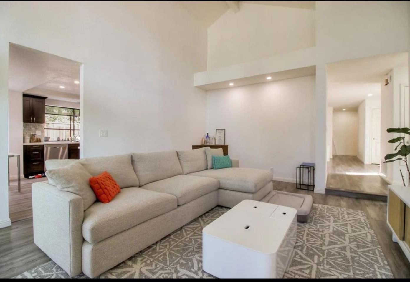 Detail Gallery Image 8 of 8 For 1029 Foothill Dr, San Jose,  CA 95123 - 4 Beds | 2/1 Baths