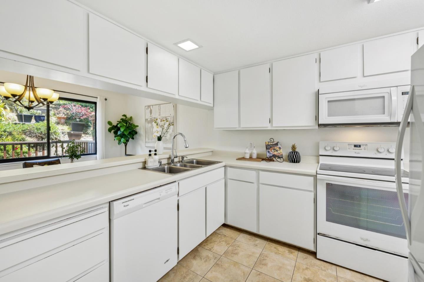Detail Gallery Image 28 of 49 For 607 Stonegate, South San Francisco,  CA 94080 - 3 Beds | 2/1 Baths