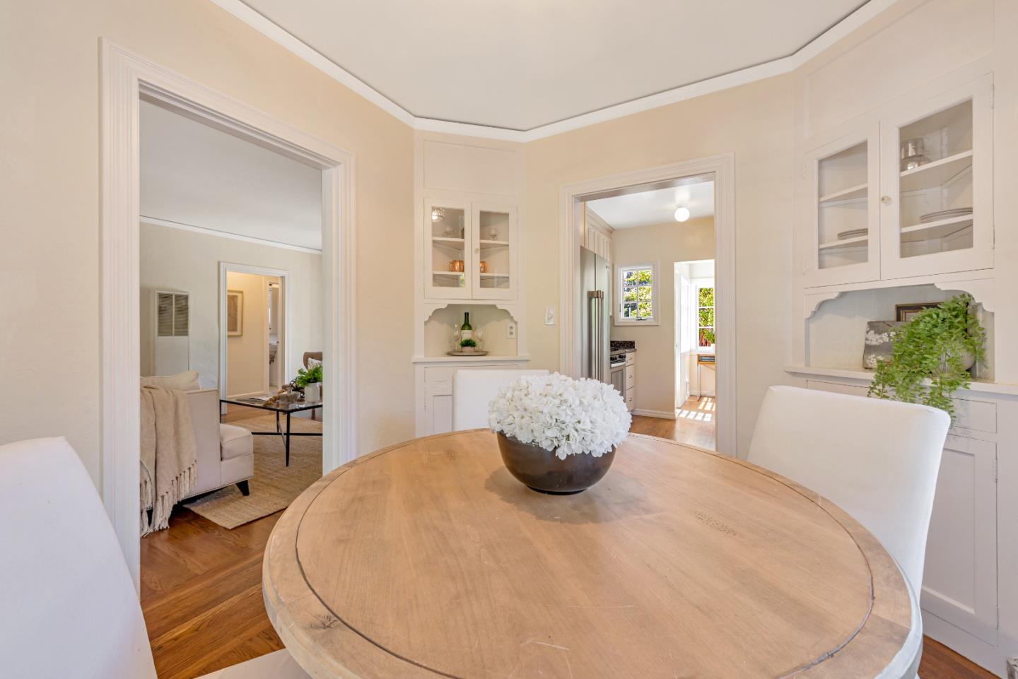 Detail Gallery Image 15 of 38 For 755 Arnold Way, Menlo Park,  CA 94025 - 2 Beds | 1 Baths