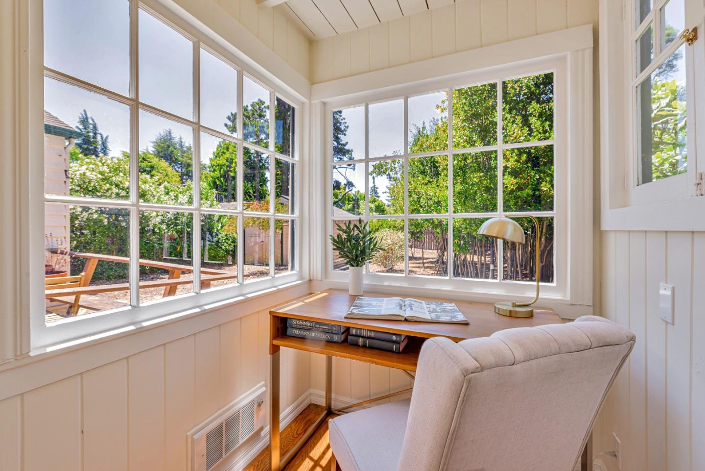Detail Gallery Image 18 of 38 For 755 Arnold Way, Menlo Park,  CA 94025 - 2 Beds | 1 Baths