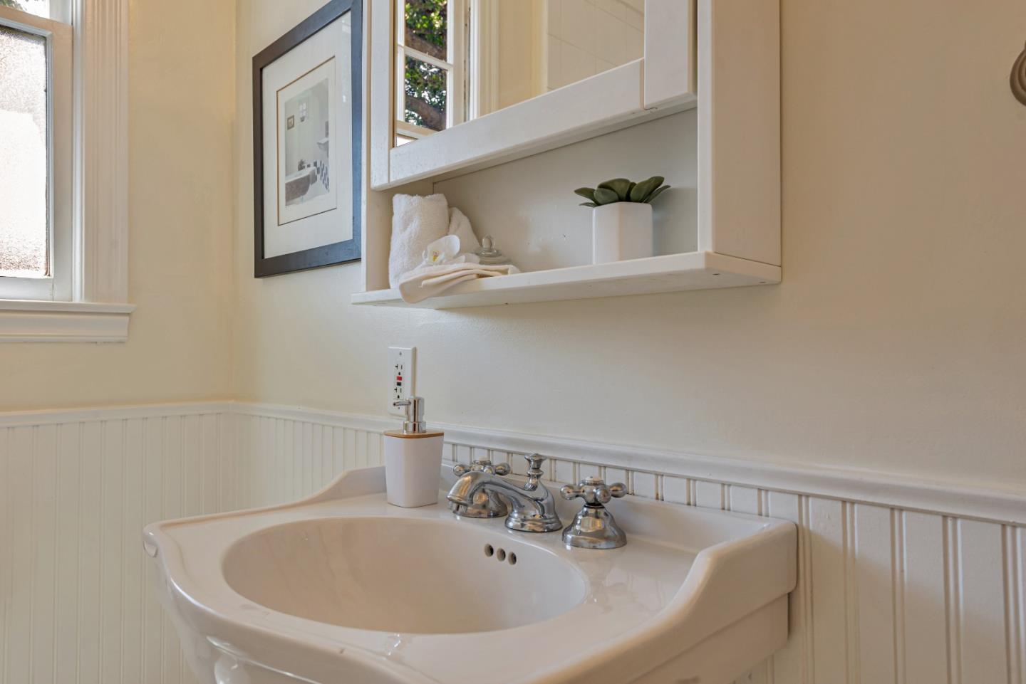 Detail Gallery Image 29 of 38 For 755 Arnold Way, Menlo Park,  CA 94025 - 2 Beds | 1 Baths