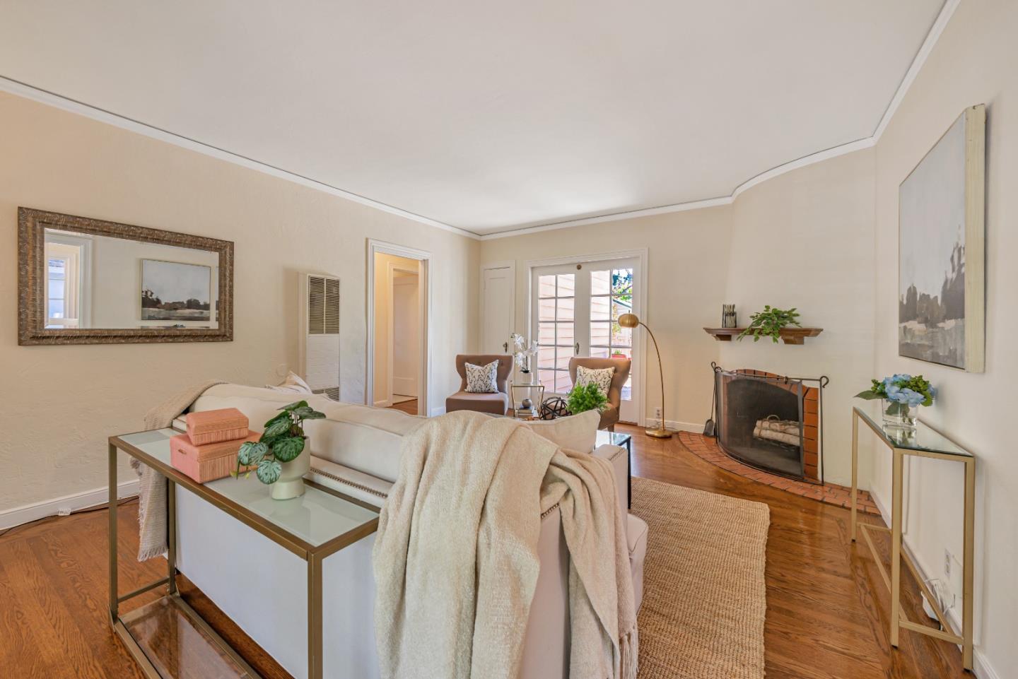Detail Gallery Image 7 of 38 For 755 Arnold Way, Menlo Park,  CA 94025 - 2 Beds | 1 Baths