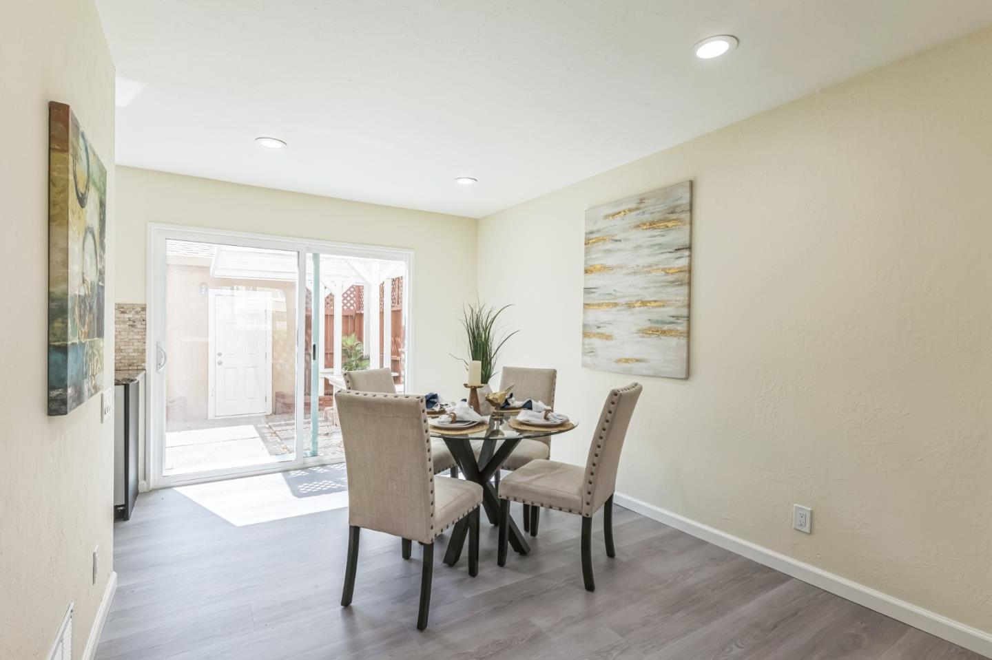 Detail Gallery Image 10 of 28 For 4221 Solar Cir, Union City,  CA 94587 - 3 Beds | 1/1 Baths