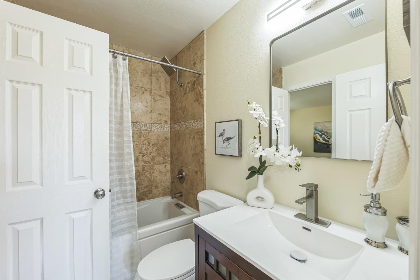 Detail Gallery Image 17 of 28 For 4221 Solar Cir, Union City,  CA 94587 - 3 Beds | 1/1 Baths