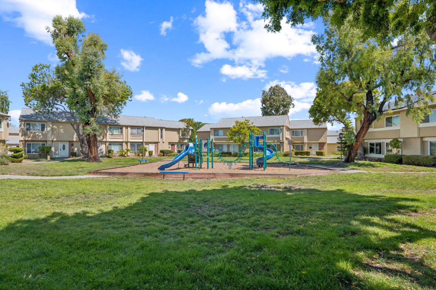 Detail Gallery Image 2 of 28 For 4221 Solar Cir, Union City,  CA 94587 - 3 Beds | 1/1 Baths