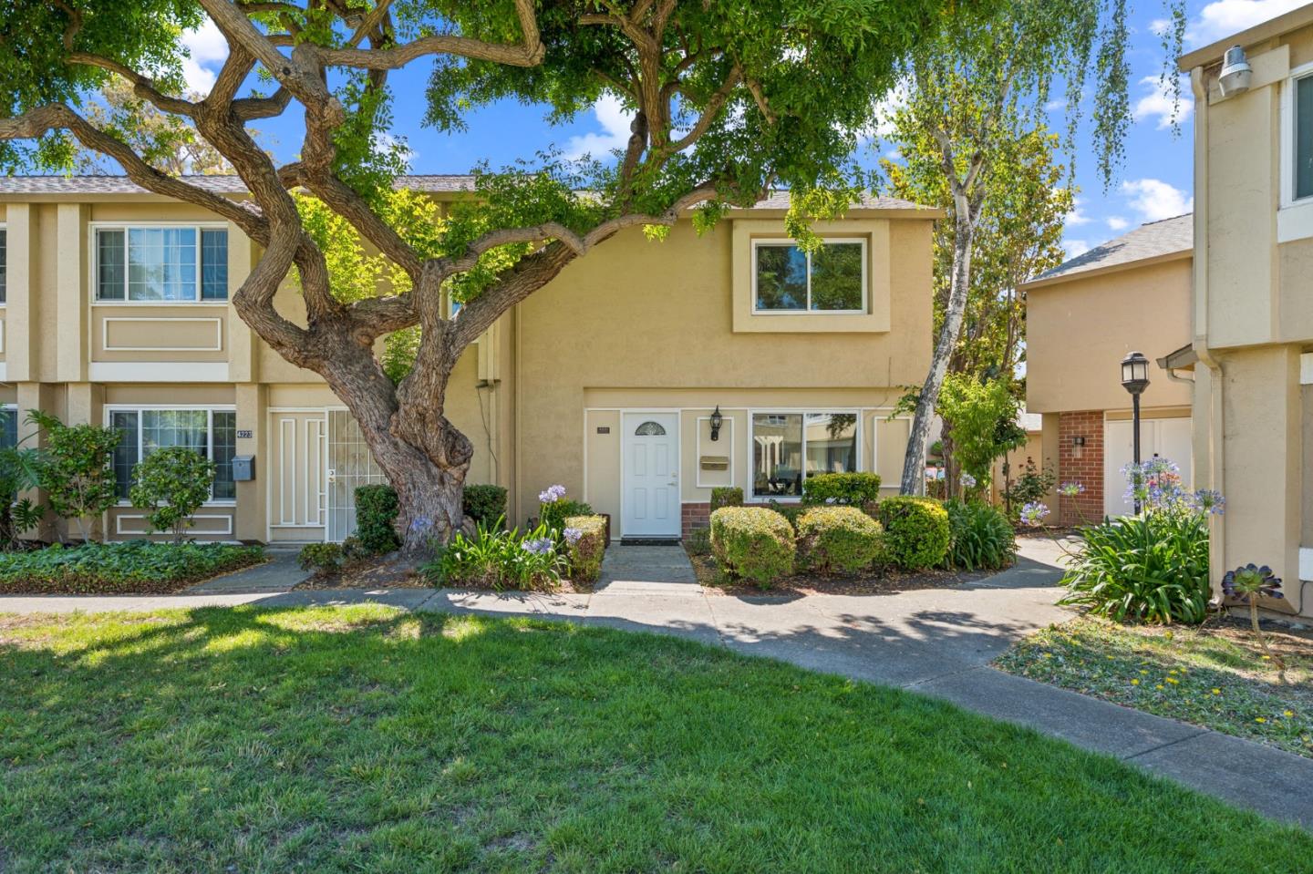 Detail Gallery Image 3 of 28 For 4221 Solar Cir, Union City,  CA 94587 - 3 Beds | 1/1 Baths