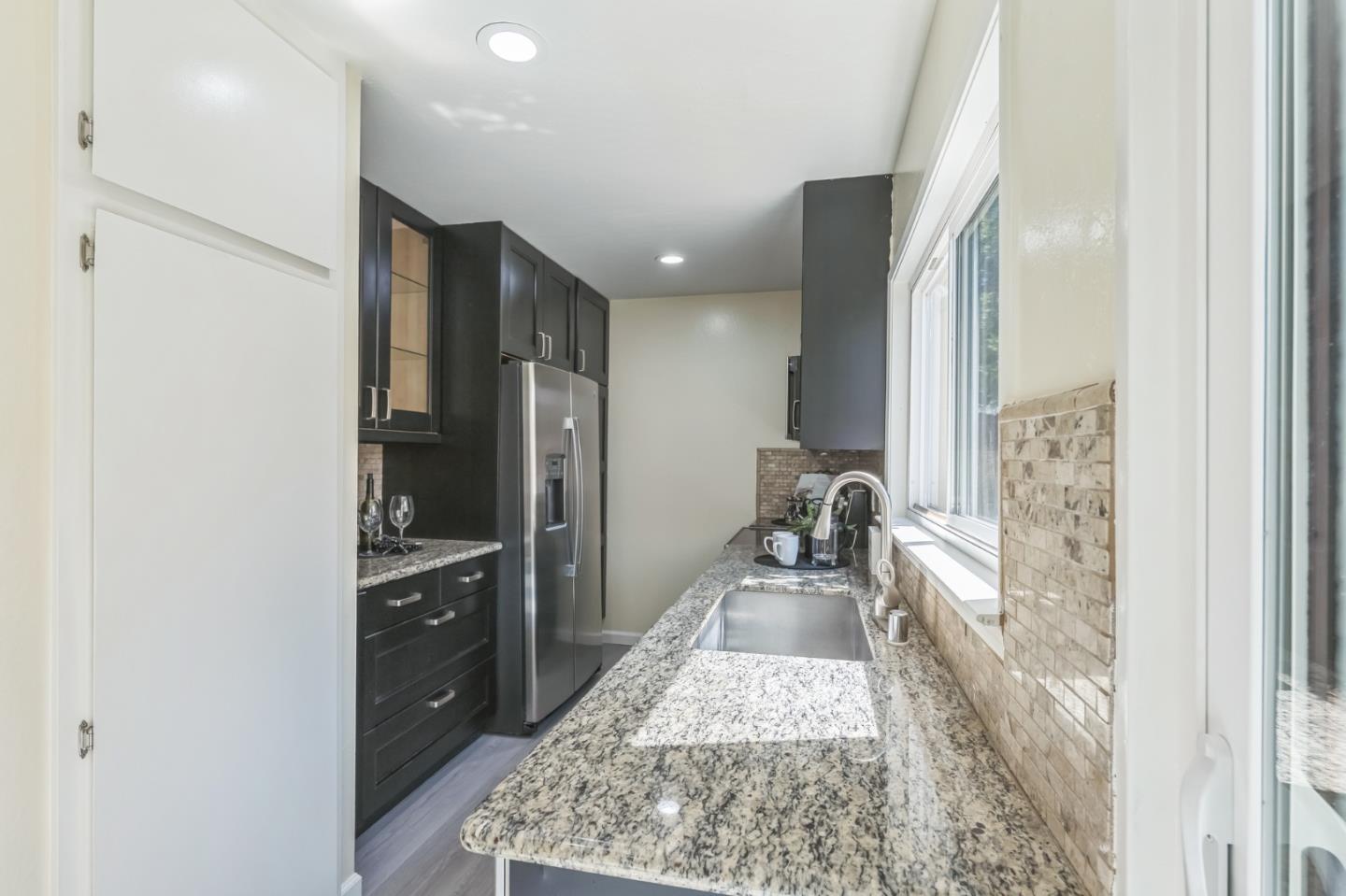 Detail Gallery Image 7 of 28 For 4221 Solar Cir, Union City,  CA 94587 - 3 Beds | 1/1 Baths