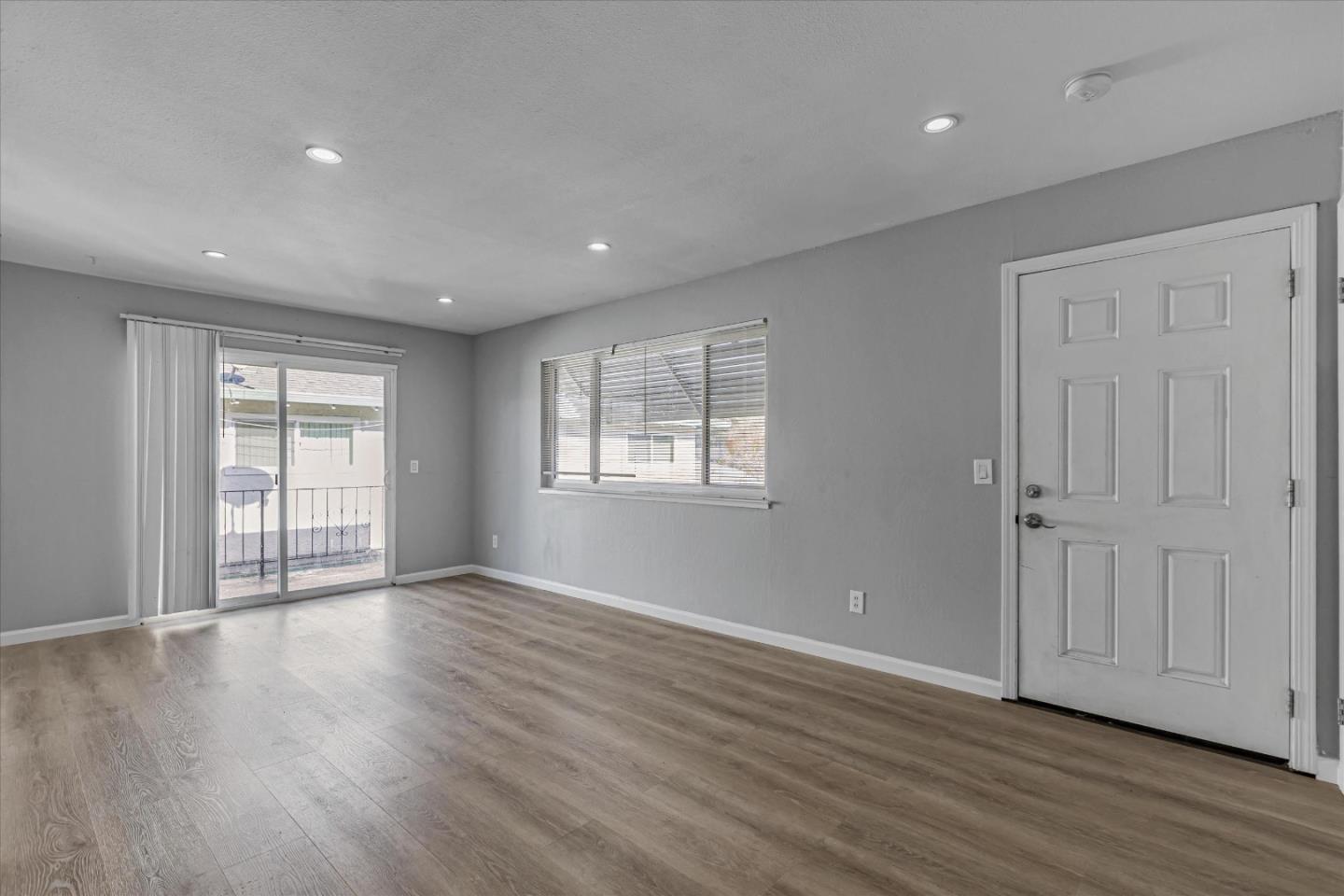Detail Gallery Image 13 of 33 For 477 Greendale Way, San Jose,  CA 95129 - – Beds | – Baths