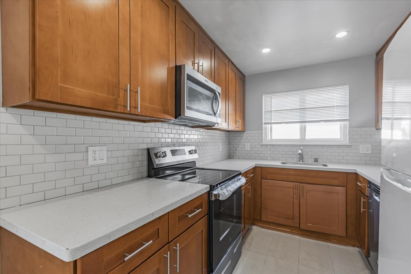 Detail Gallery Image 15 of 33 For 477 Greendale Way, San Jose,  CA 95129 - – Beds | – Baths