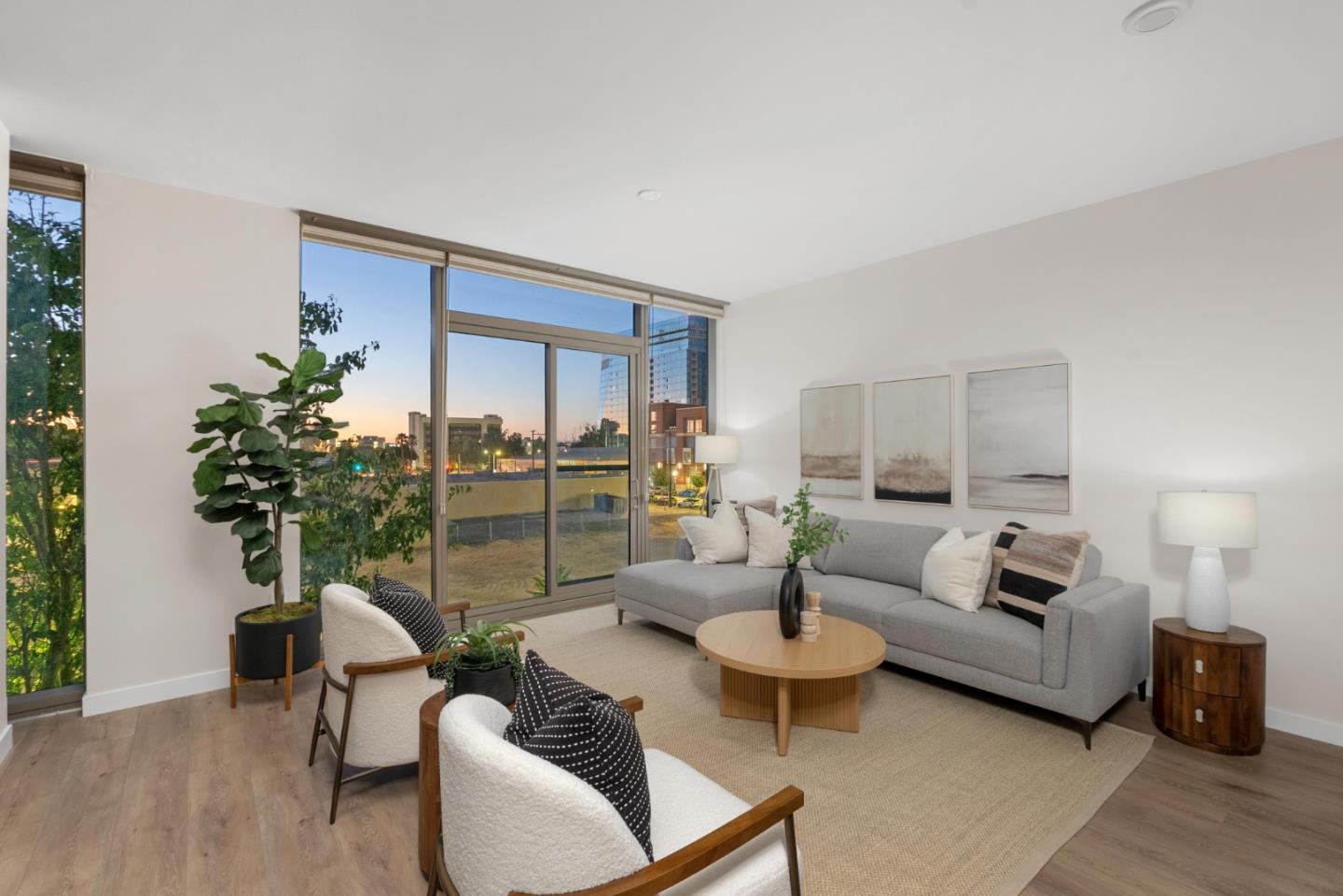 Detail Gallery Image 2 of 49 For 38 N Almaden Blvd #411,  San Jose,  CA 95110 - 2 Beds | 2 Baths