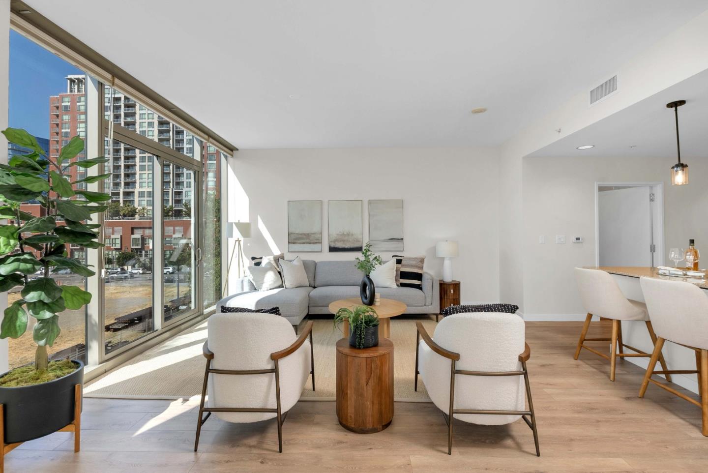 Detail Gallery Image 4 of 49 For 38 N Almaden Blvd #411,  San Jose,  CA 95110 - 2 Beds | 2 Baths