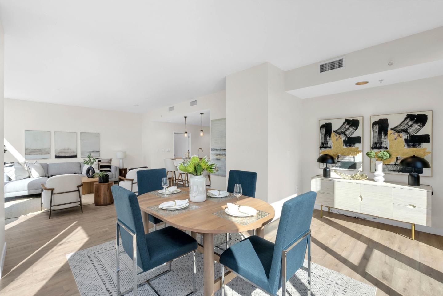 Detail Gallery Image 7 of 49 For 38 N Almaden Blvd #411,  San Jose,  CA 95110 - 2 Beds | 2 Baths