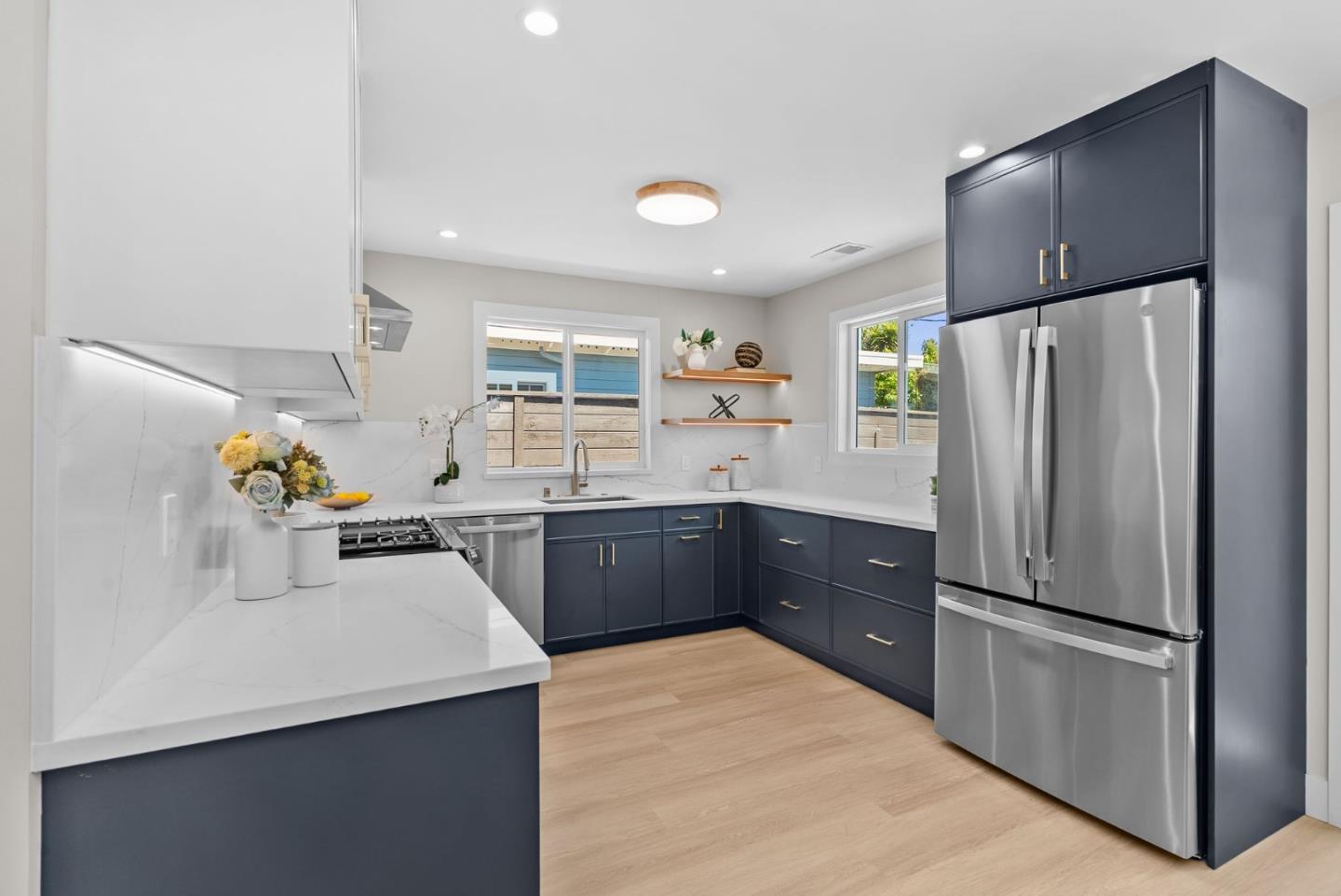 Detail Gallery Image 11 of 35 For 1700 Dale Ave, San Mateo,  CA 94401 - 4 Beds | 2 Baths