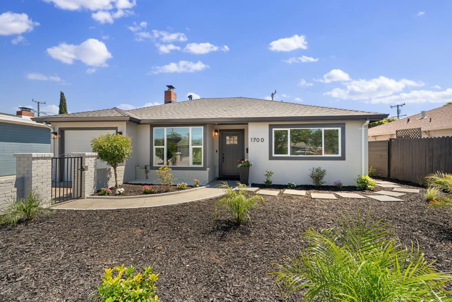 Detail Gallery Image 2 of 35 For 1700 Dale Ave, San Mateo,  CA 94401 - 4 Beds | 2 Baths